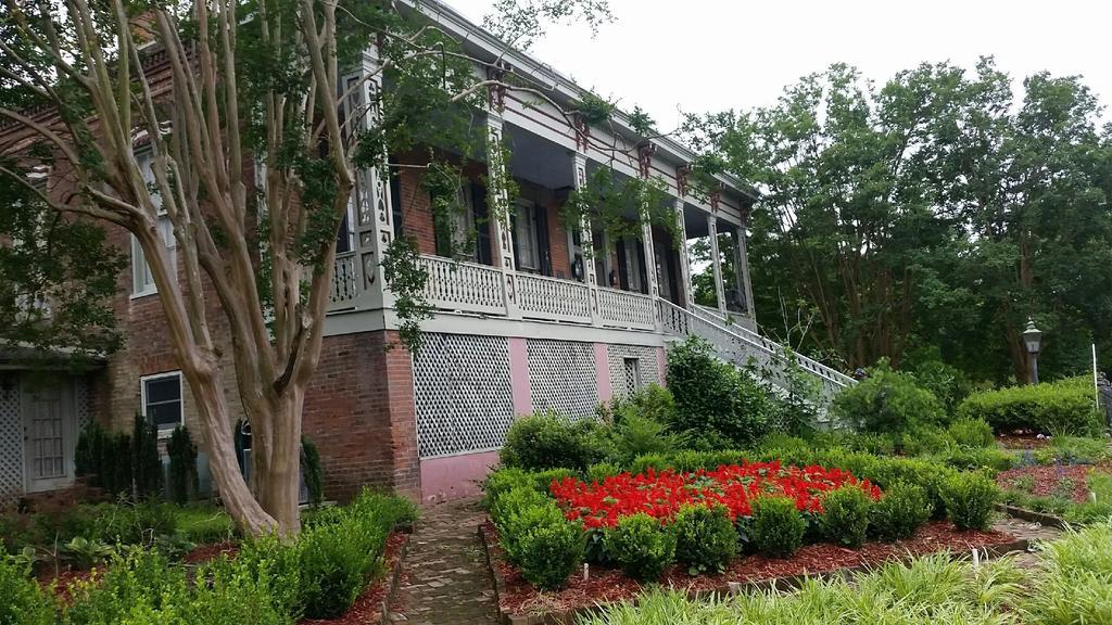 Corners Mansion Inn - A Bed And Breakfast Виксбърг Екстериор снимка