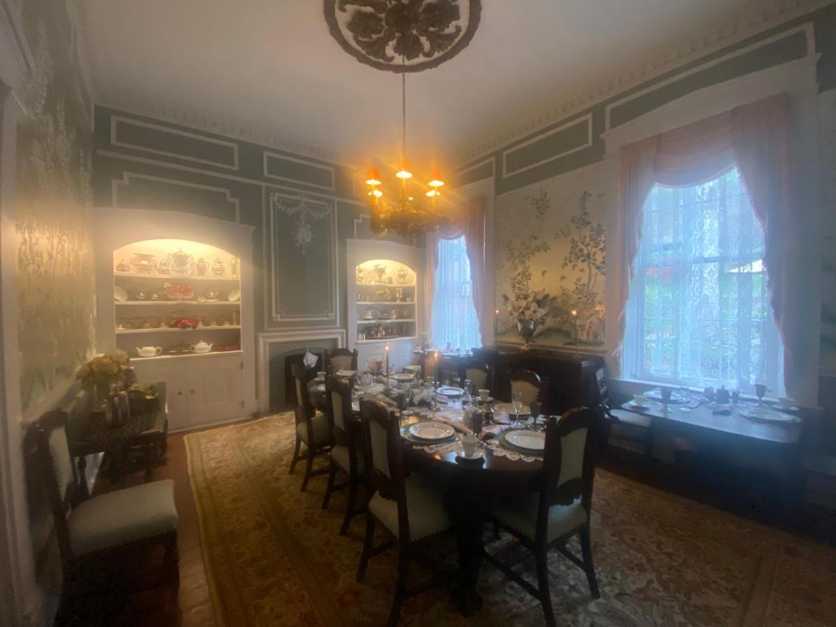 Corners Mansion Inn - A Bed And Breakfast Виксбърг Екстериор снимка
