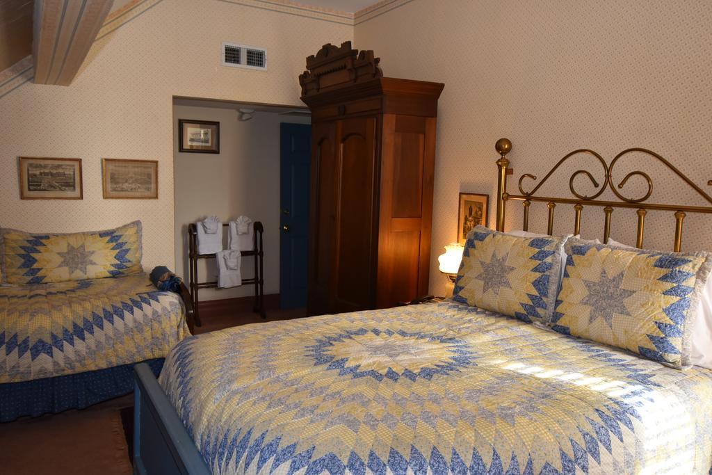 Corners Mansion Inn - A Bed And Breakfast Виксбърг Екстериор снимка