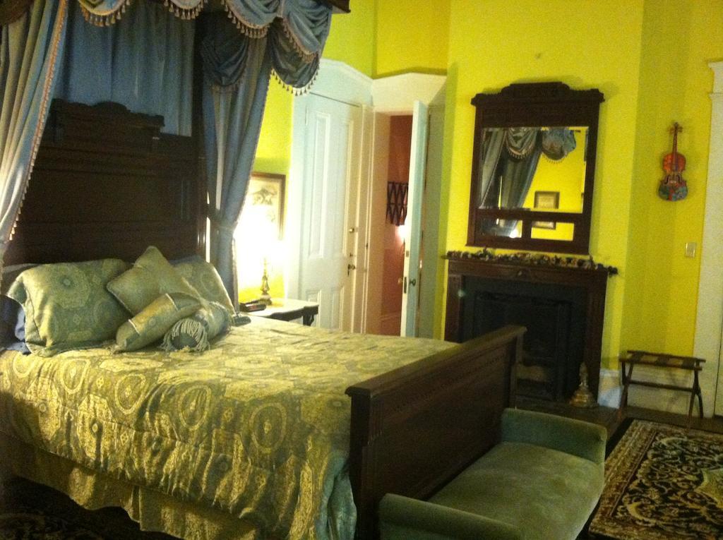 Corners Mansion Inn - A Bed And Breakfast Виксбърг Екстериор снимка
