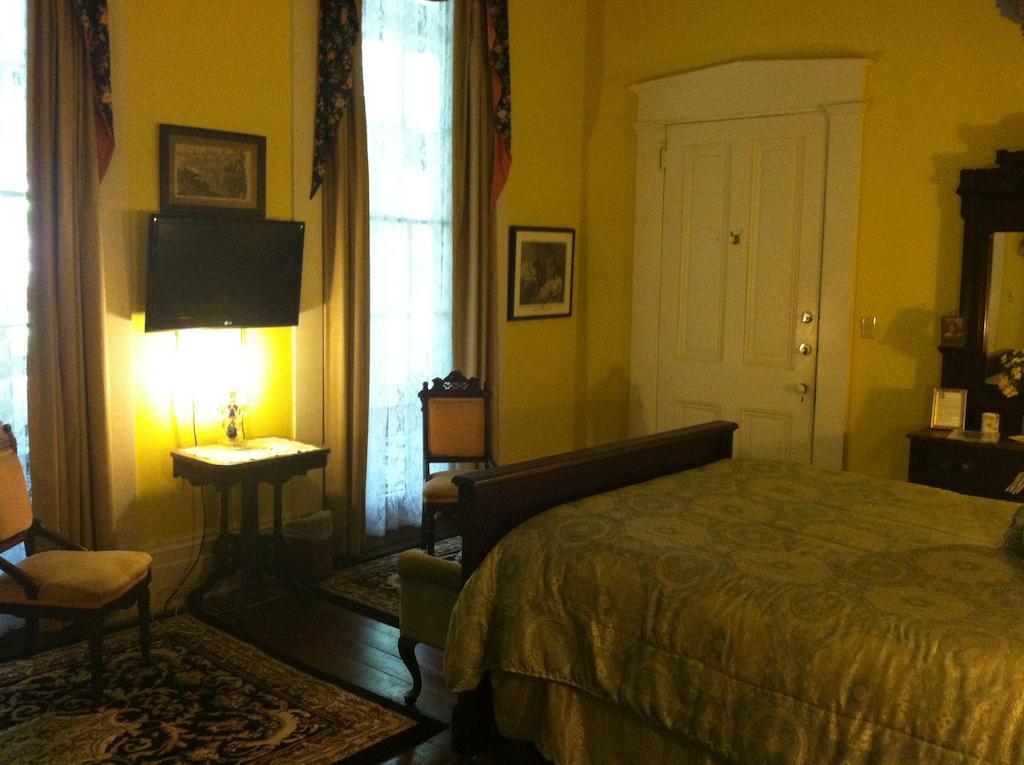 Corners Mansion Inn - A Bed And Breakfast Виксбърг Екстериор снимка