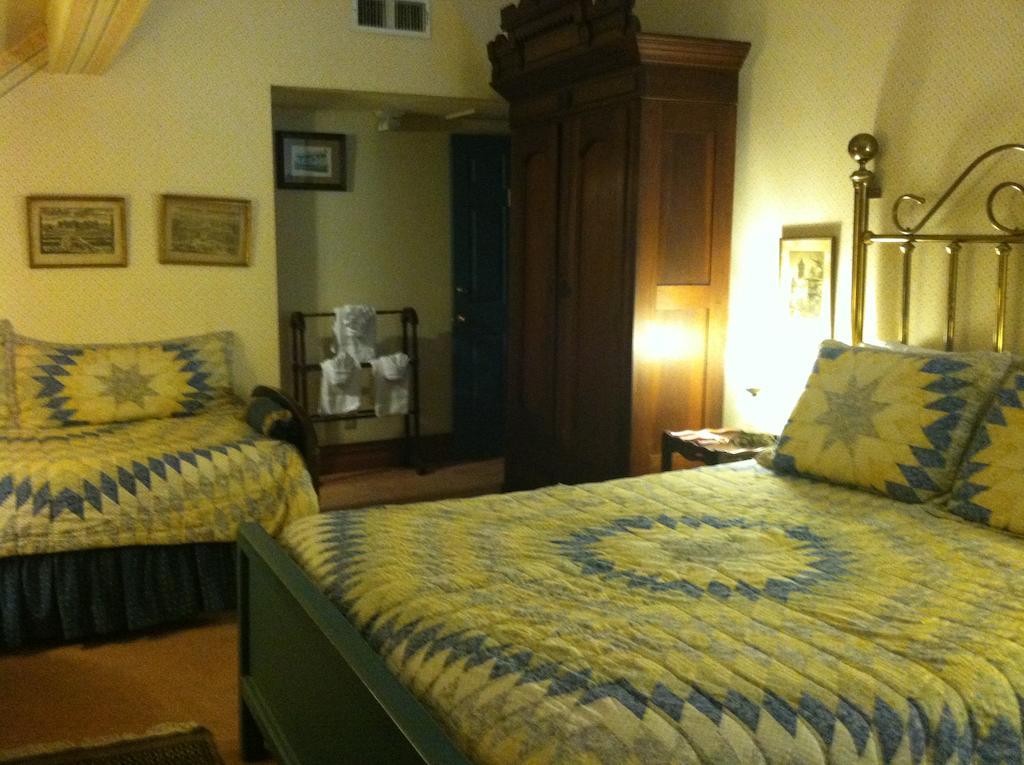 Corners Mansion Inn - A Bed And Breakfast Виксбърг Екстериор снимка