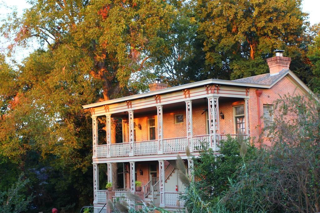 Corners Mansion Inn - A Bed And Breakfast Виксбърг Екстериор снимка
