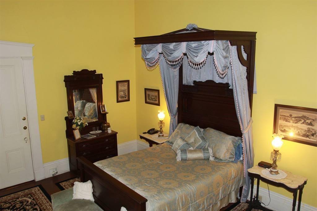 Corners Mansion Inn - A Bed And Breakfast Виксбърг Екстериор снимка