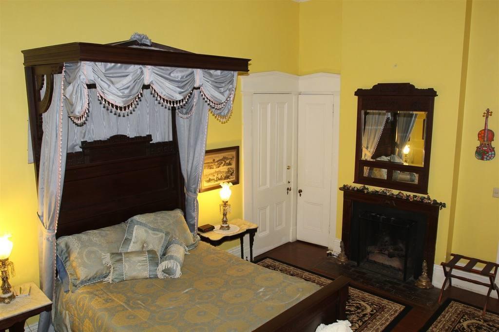 Corners Mansion Inn - A Bed And Breakfast Виксбърг Екстериор снимка