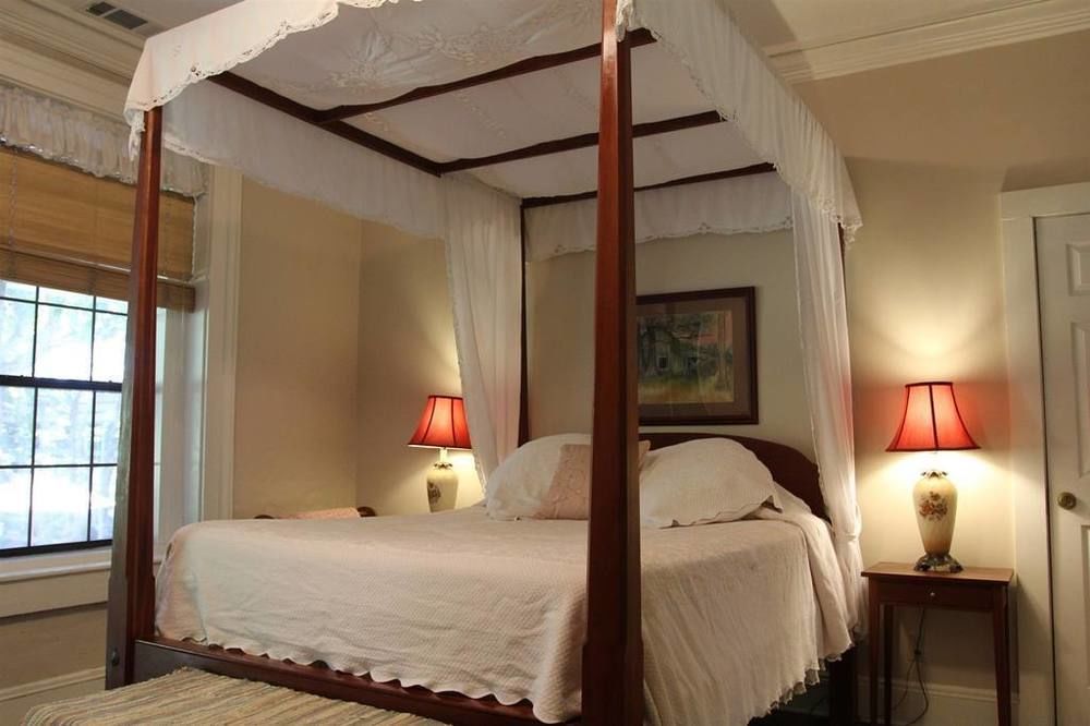 Corners Mansion Inn - A Bed And Breakfast Виксбърг Екстериор снимка