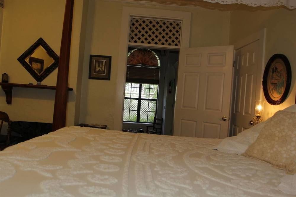 Corners Mansion Inn - A Bed And Breakfast Виксбърг Екстериор снимка