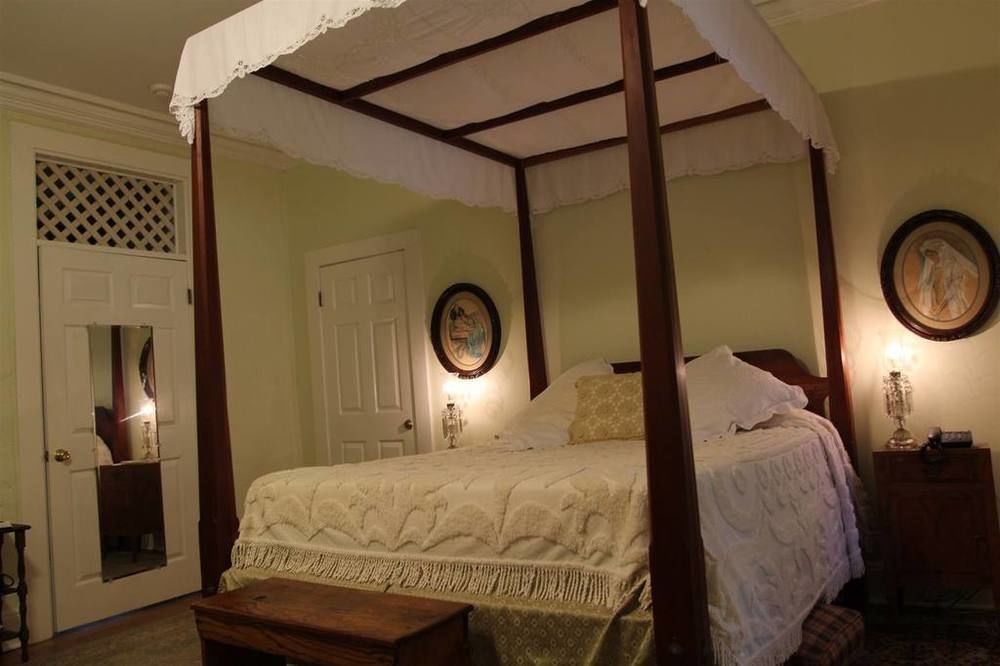 Corners Mansion Inn - A Bed And Breakfast Виксбърг Екстериор снимка