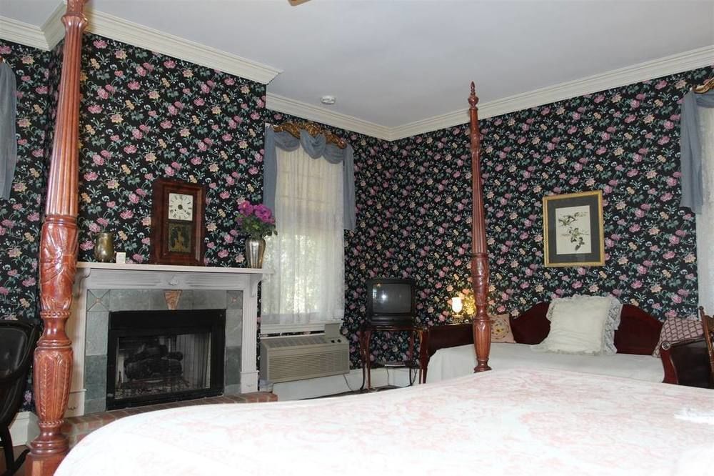Corners Mansion Inn - A Bed And Breakfast Виксбърг Екстериор снимка