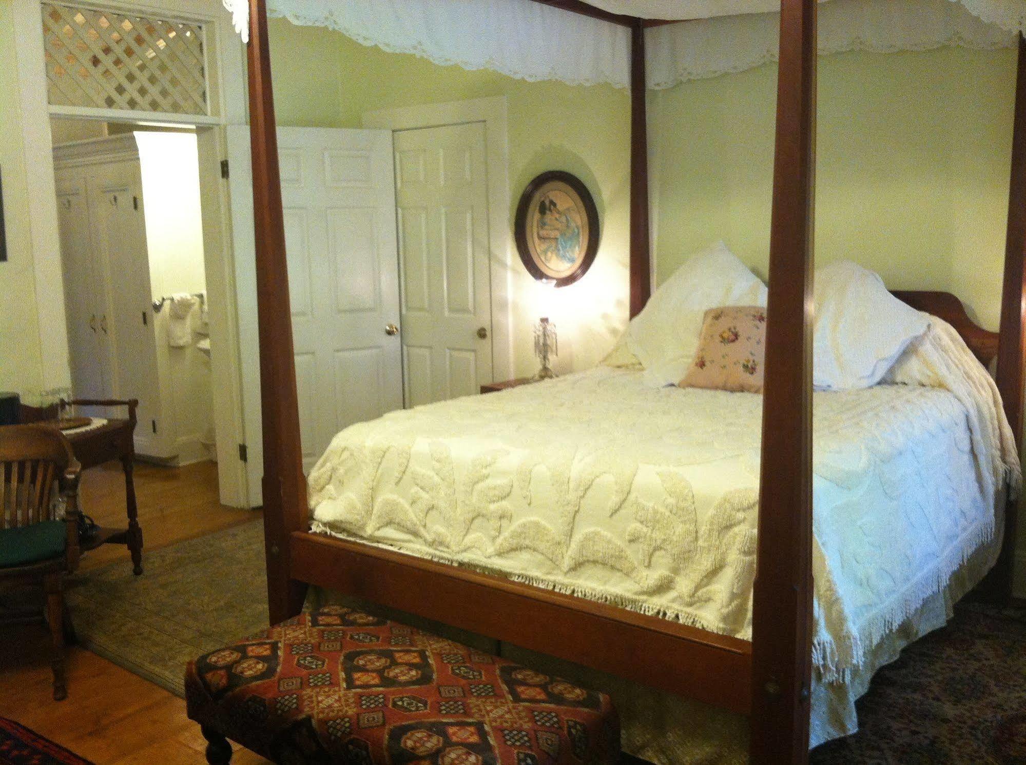 Corners Mansion Inn - A Bed And Breakfast Виксбърг Екстериор снимка